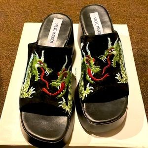 Steve Madden sandals Dragon.